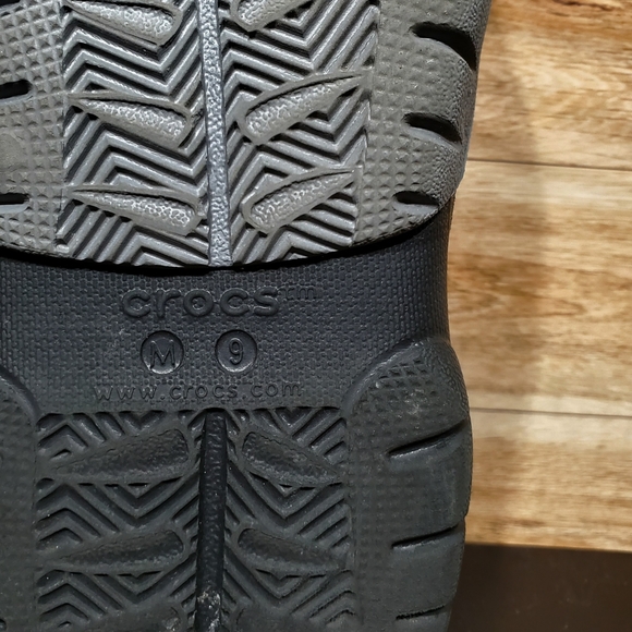 Crocs Swiftwater Black Clog Shoes Men's Size 9 - Picture 10 of 10